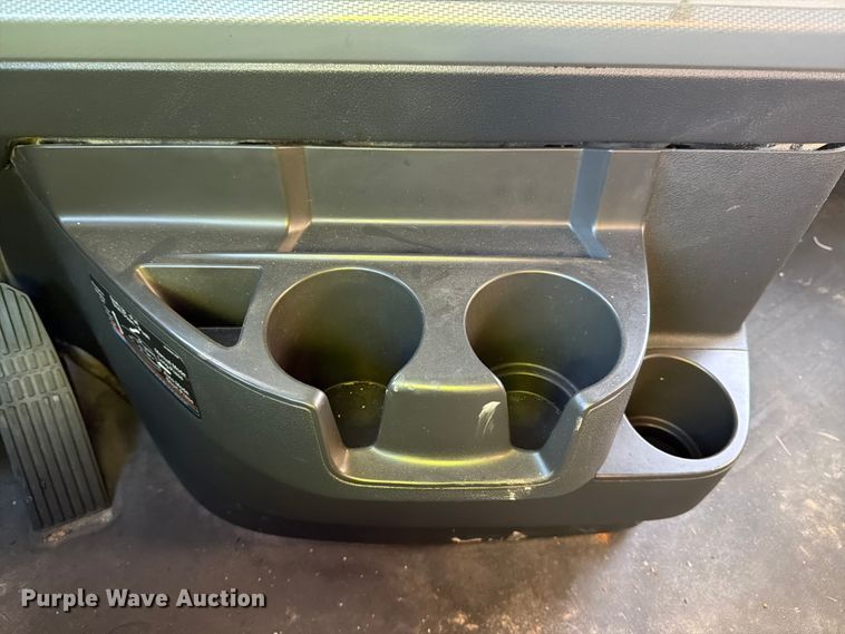 image for item YA1860 2020 Freightliner Cascadia semi truck