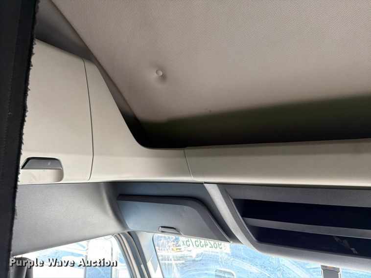 image for item YA1860 2020 Freightliner Cascadia semi truck