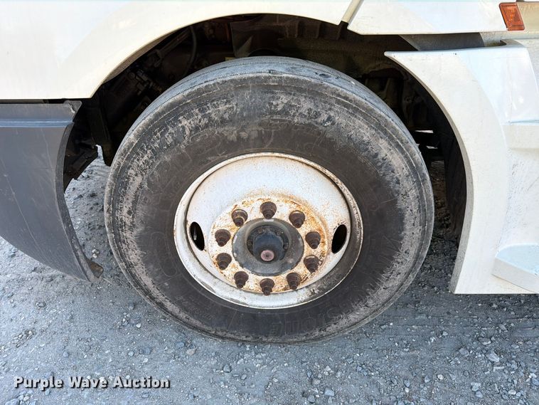 image for item YA1860 2020 Freightliner Cascadia semi truck