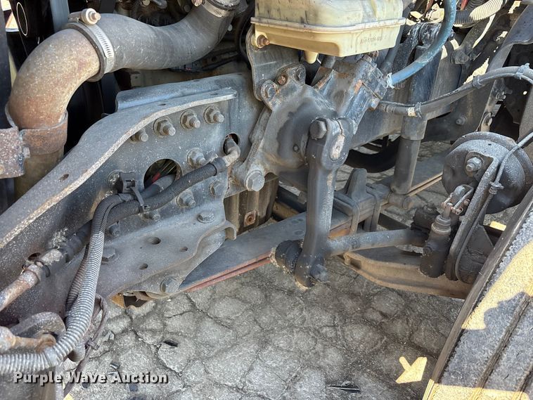 image for item YA1888 2018 Freightliner Cascadia semi truck