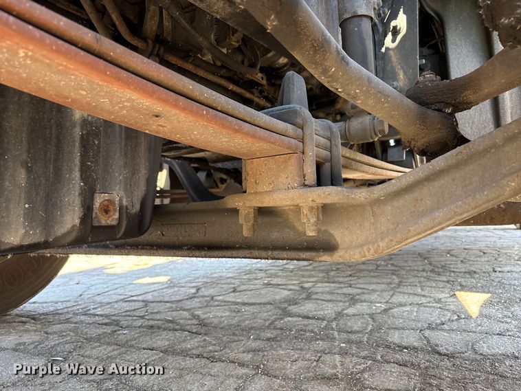 image for item YA1888 2018 Freightliner Cascadia semi truck