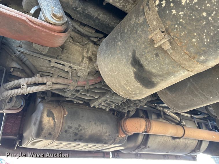 image for item YA1888 2018 Freightliner Cascadia semi truck