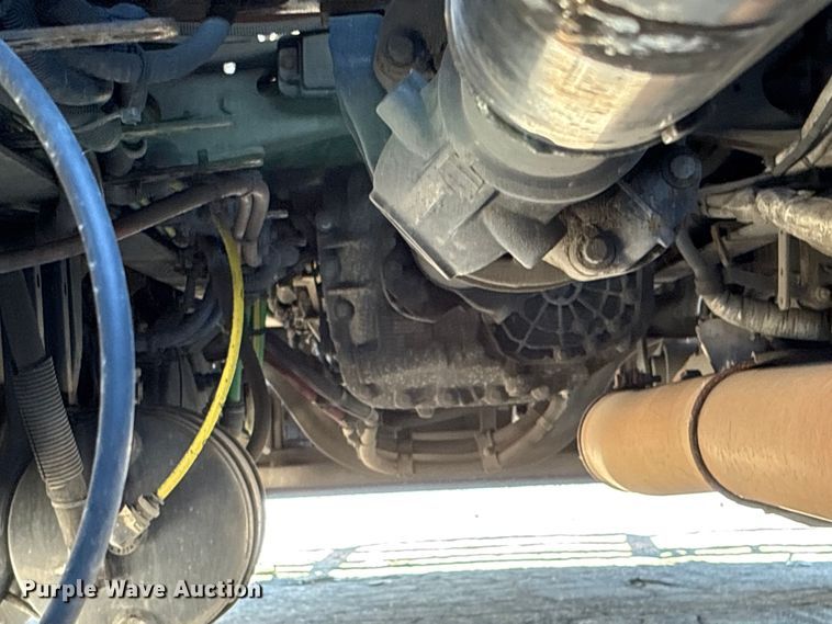 image for item YA1888 2018 Freightliner Cascadia semi truck