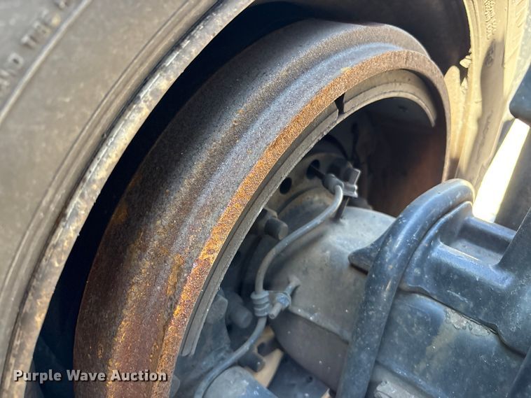 image for item YA1888 2018 Freightliner Cascadia semi truck