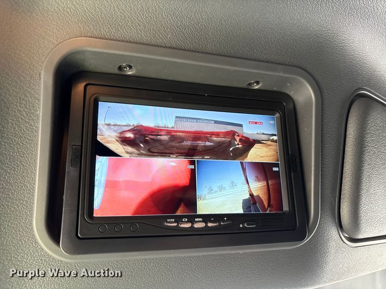 image for item YA1888 2018 Freightliner Cascadia semi truck