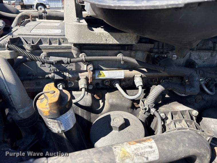 image for item YA1888 2018 Freightliner Cascadia semi truck