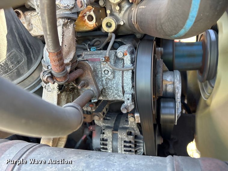 image for item YA1888 2018 Freightliner Cascadia semi truck