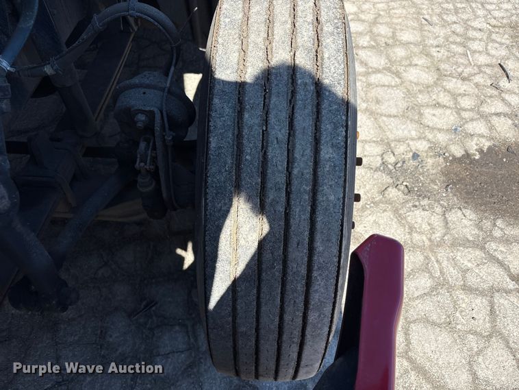 image for item YA1888 2018 Freightliner Cascadia semi truck