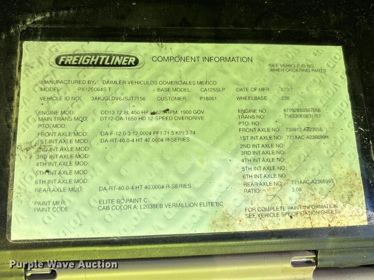 image for item YA1888 2018 Freightliner Cascadia semi truck