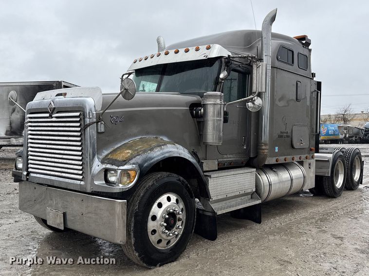 image for item YA1909 2003 International 9900i semi truck