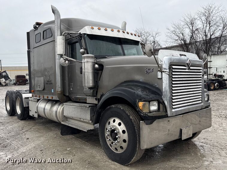 image for item YA1909 2003 International 9900i semi truck