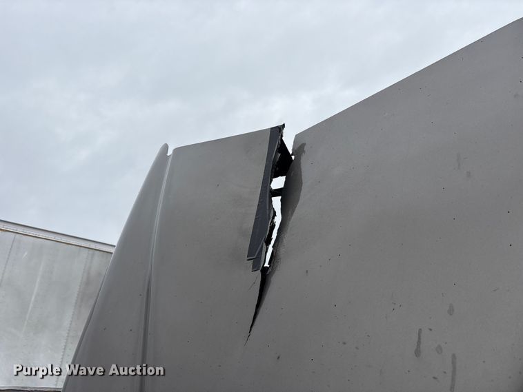 image for item YA1909 2003 International 9900i semi truck