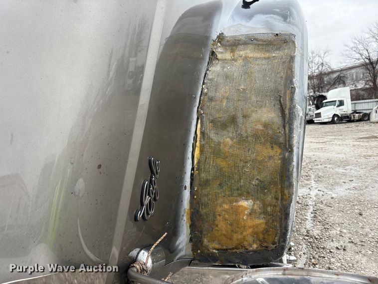 image for item YA1909 2003 International 9900i semi truck