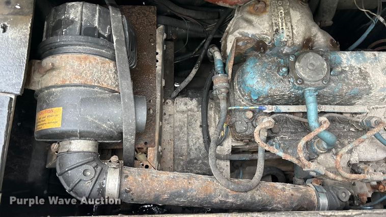 image for item YA1909 2003 International 9900i semi truck