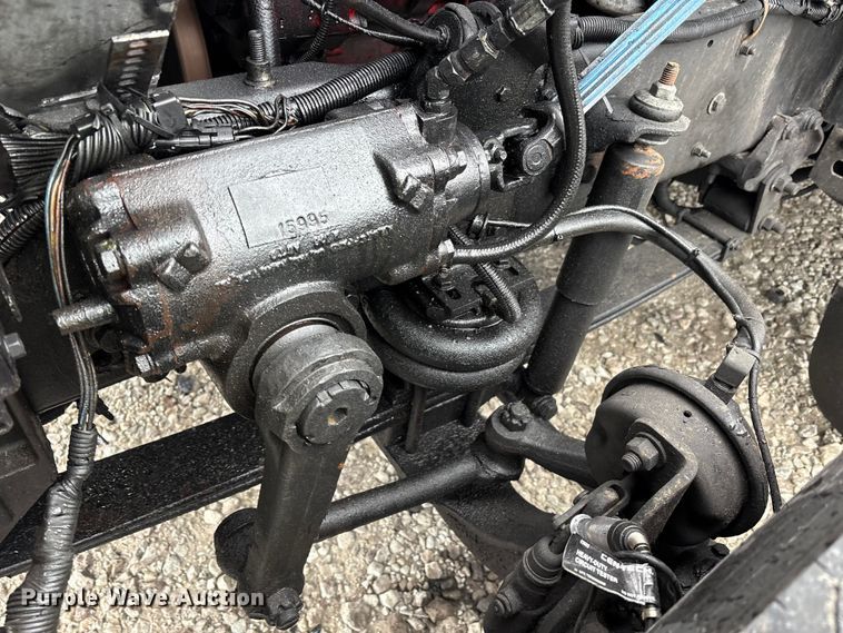 image for item YA1909 2003 International 9900i semi truck