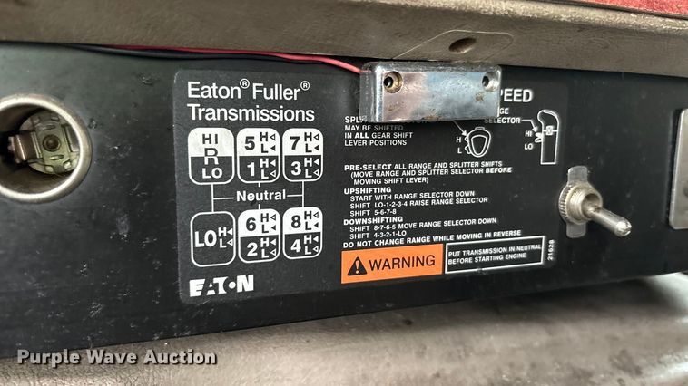 image for item YA1909 2003 International 9900i semi truck