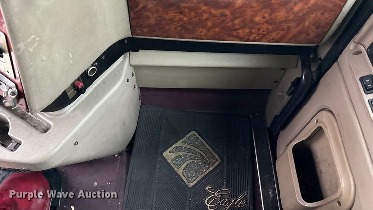 image for item YA1909 2003 International 9900i semi truck