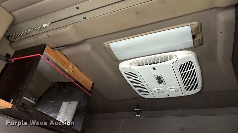 image for item YA1909 2003 International 9900i semi truck