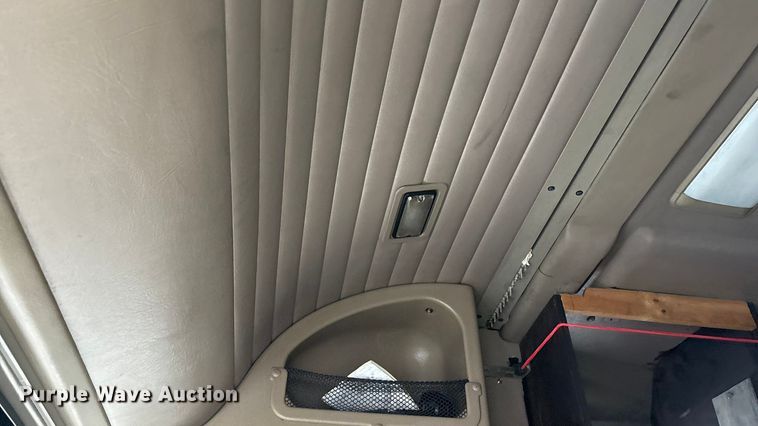 image for item YA1909 2003 International 9900i semi truck