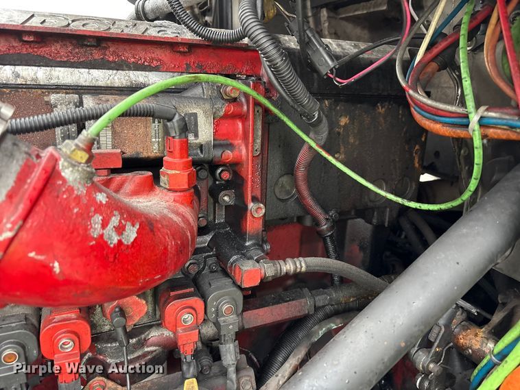 image for item YA1909 2003 International 9900i semi truck