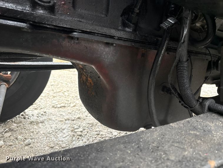 image for item YA1909 2003 International 9900i semi truck