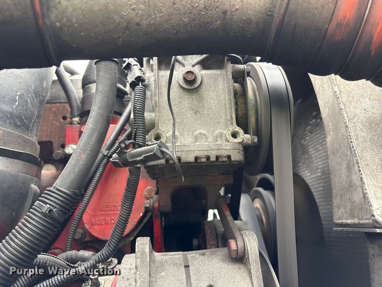 image for item YA1909 2003 International 9900i semi truck