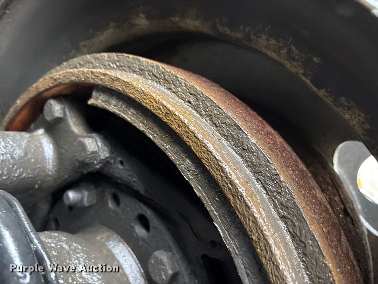 image for item YA1909 2003 International 9900i semi truck