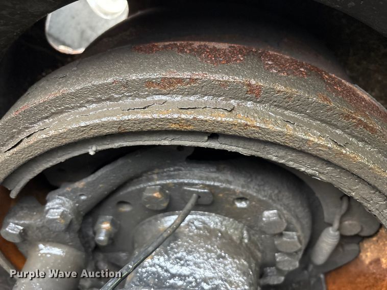 image for item YA1909 2003 International 9900i semi truck