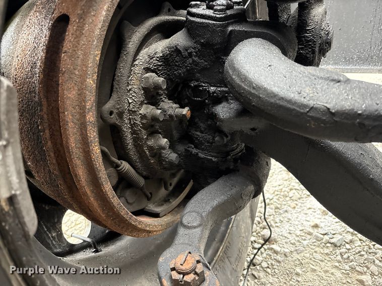 image for item YA1909 2003 International 9900i semi truck