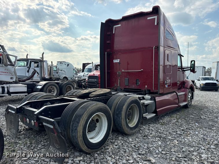 image for item YA1936 2016 Kenworth T680 semi truck