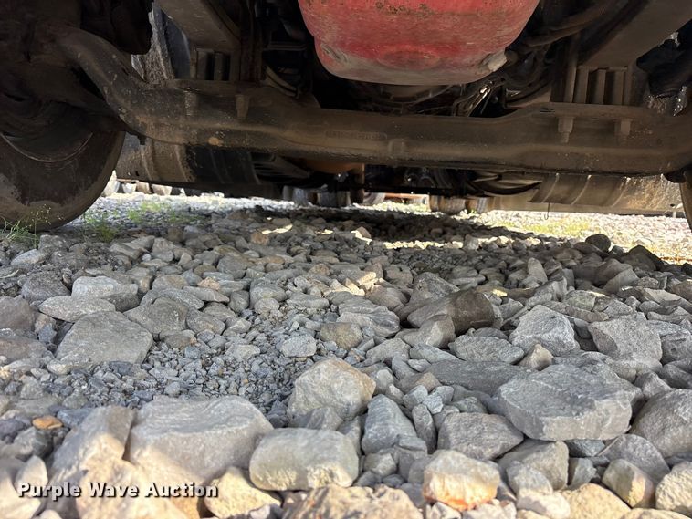 image for item YA1936 2016 Kenworth T680 semi truck