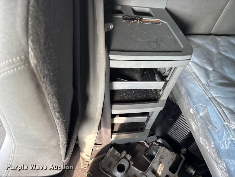 image for item YA1936 2016 Kenworth T680 semi truck