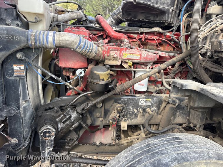 image for item YA1936 2016 Kenworth T680 semi truck