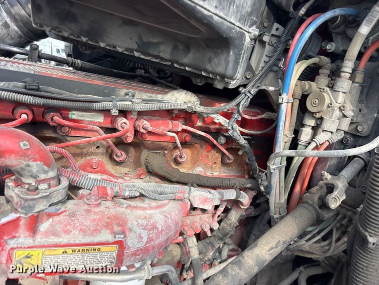 image for item YA1936 2016 Kenworth T680 semi truck