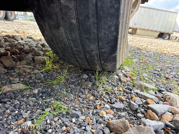 image for item YA1936 2016 Kenworth T680 semi truck