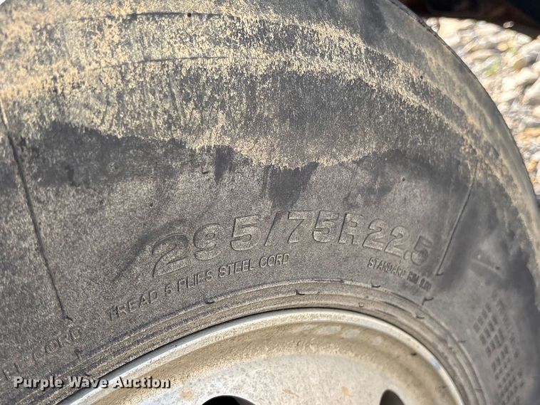 image for item YA1936 2016 Kenworth T680 semi truck