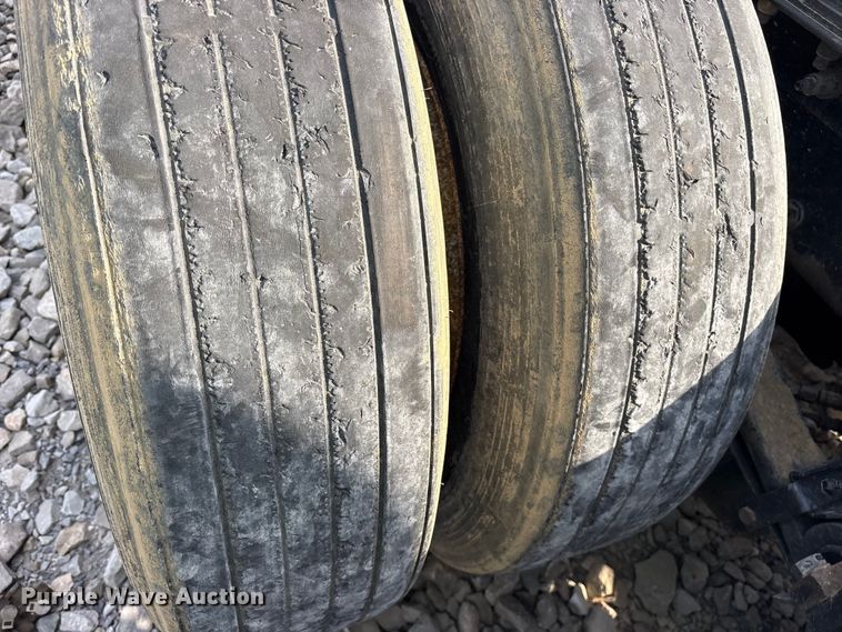 image for item YA1936 2016 Kenworth T680 semi truck