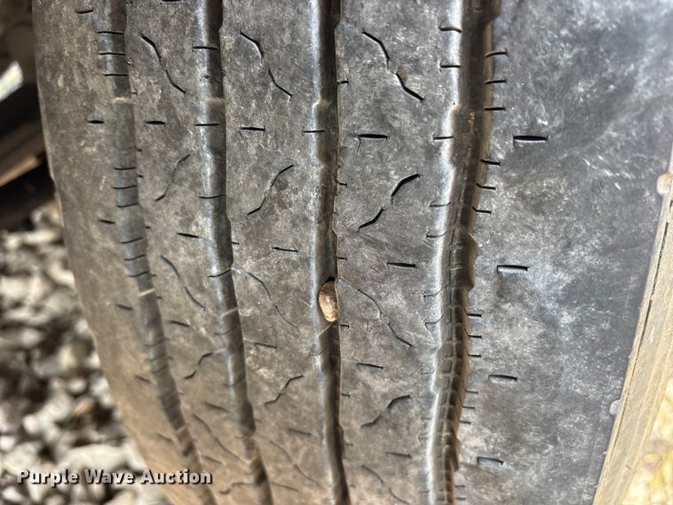 image for item YA1936 2016 Kenworth T680 semi truck