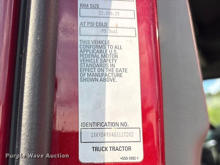 image for item YA1936 2016 Kenworth T680 semi truck