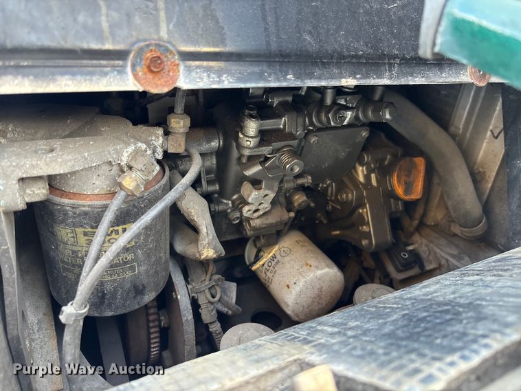 image for item YA1943 2018 Kenworth T680 semi truck