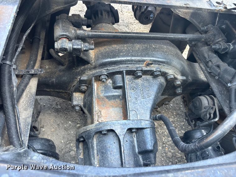 image for item YA1943 2018 Kenworth T680 semi truck