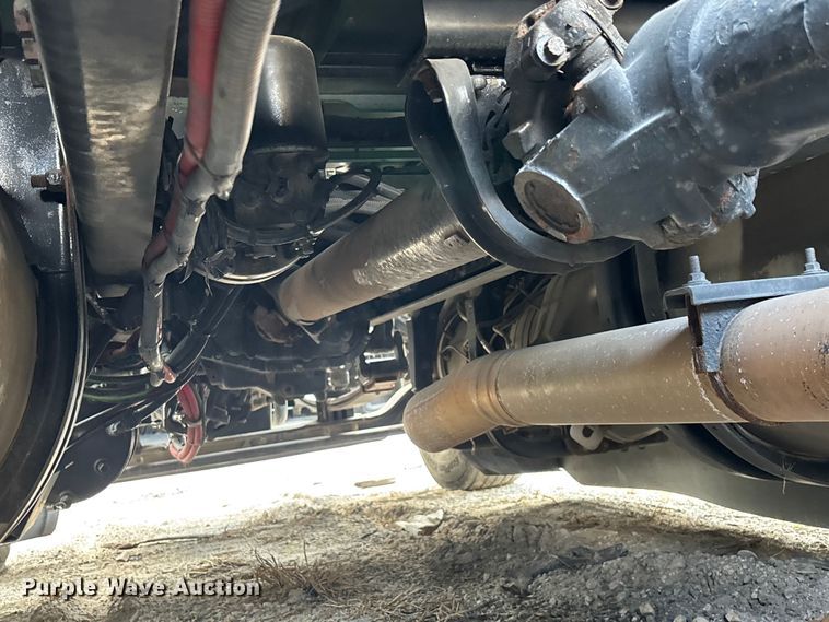 image for item YA1943 2018 Kenworth T680 semi truck