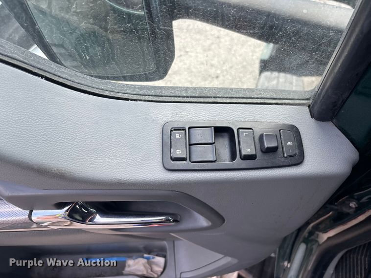 image for item YA1943 2018 Kenworth T680 semi truck