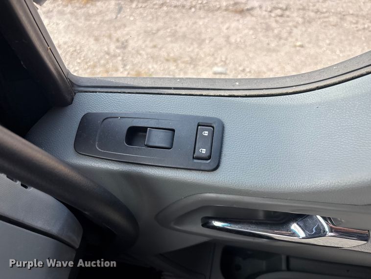 image for item YA1943 2018 Kenworth T680 semi truck