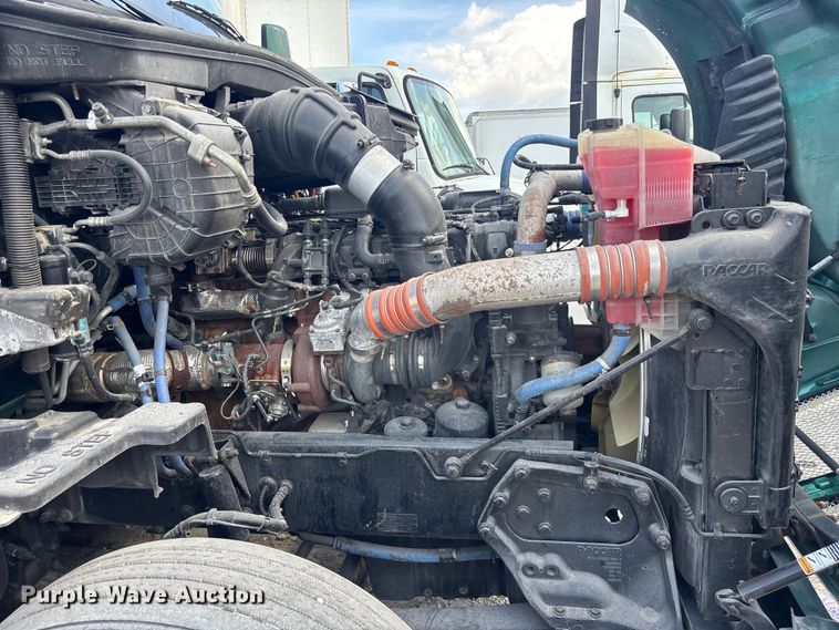 image for item YA1943 2018 Kenworth T680 semi truck