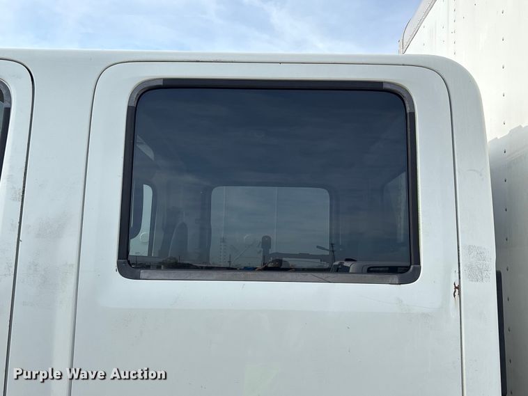 image for item YA1962 2018 Chevrolet Crew Cab box truck