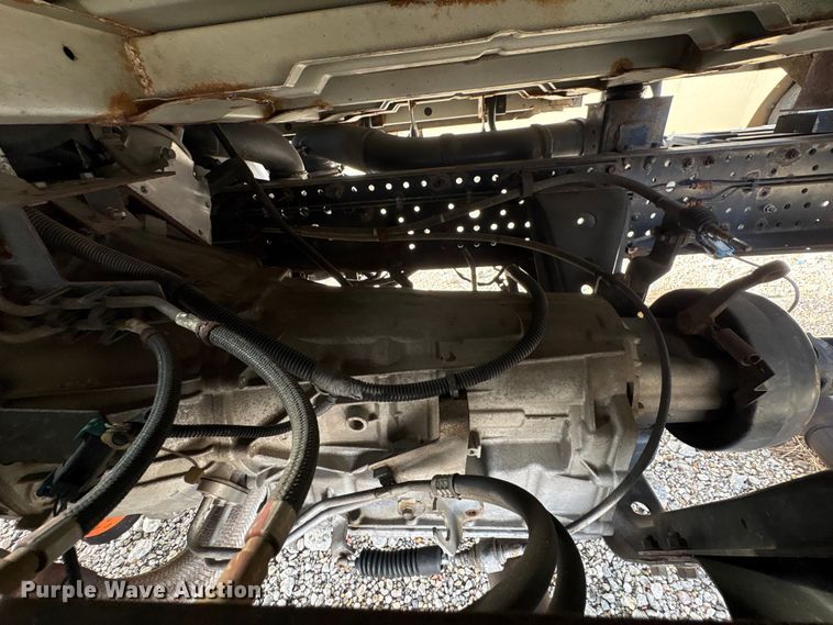 image for item YA1962 2018 Chevrolet Crew Cab box truck