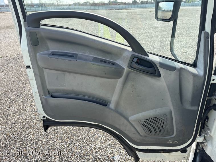 image for item YA1962 2018 Chevrolet Crew Cab box truck