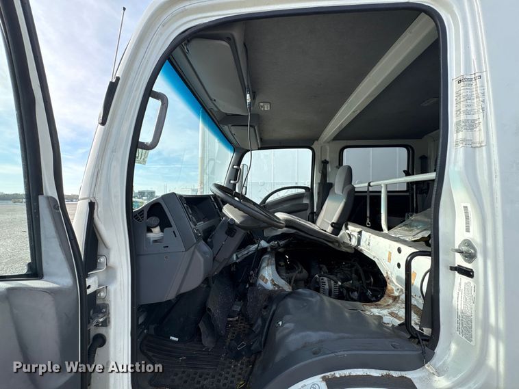 image for item YA1962 2018 Chevrolet Crew Cab box truck