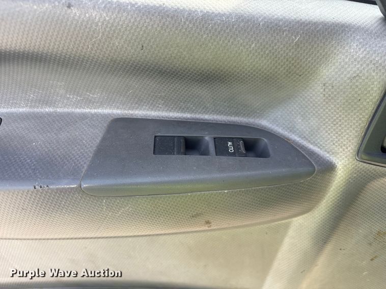 image for item YA1962 2018 Chevrolet Crew Cab box truck